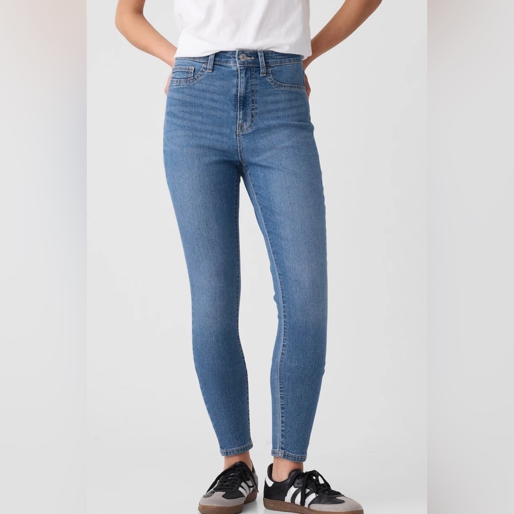 Gap high rise favorite jeggings, size 8